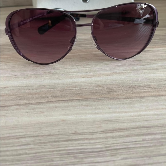 Michael Kors Chelsea Sunglasses with case - Color Plum - Picture 4 of 4